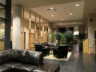 Le Dauphin Montreal Centre-Ville Hotel