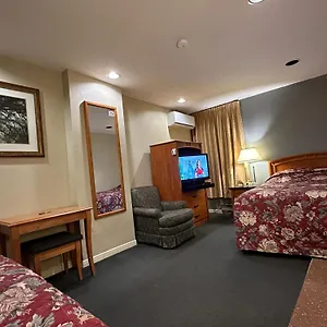 Nox Hostal Toronto