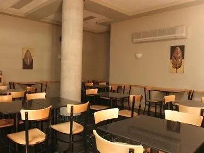 Le Dauphin Montreal Centre-Ville Hotel