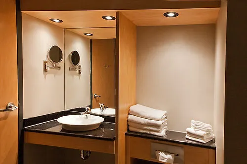 Hotel Le Dauphin Montreal Centre-Ville