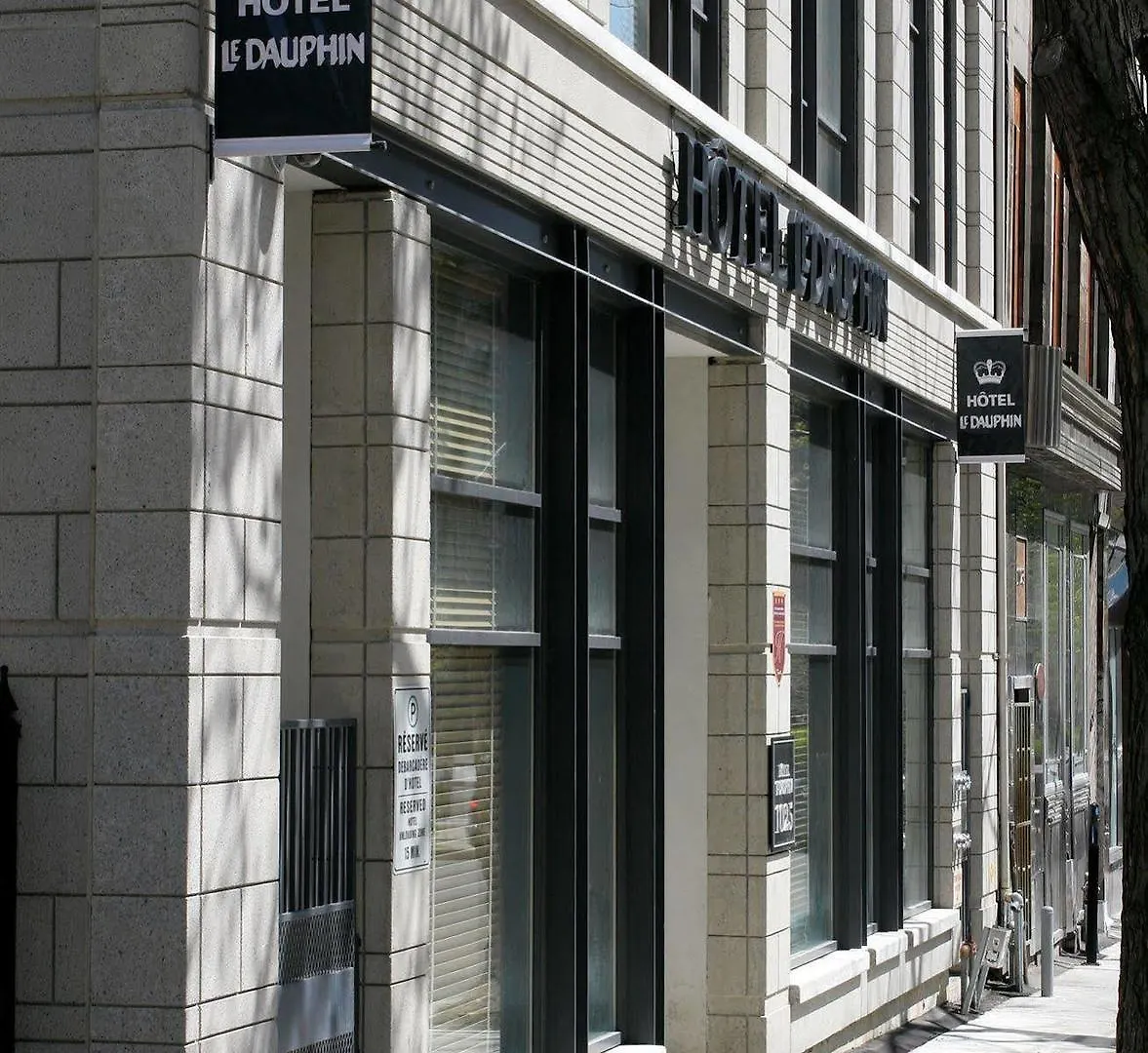 Le Dauphin Montreal Centre-Ville Hotel